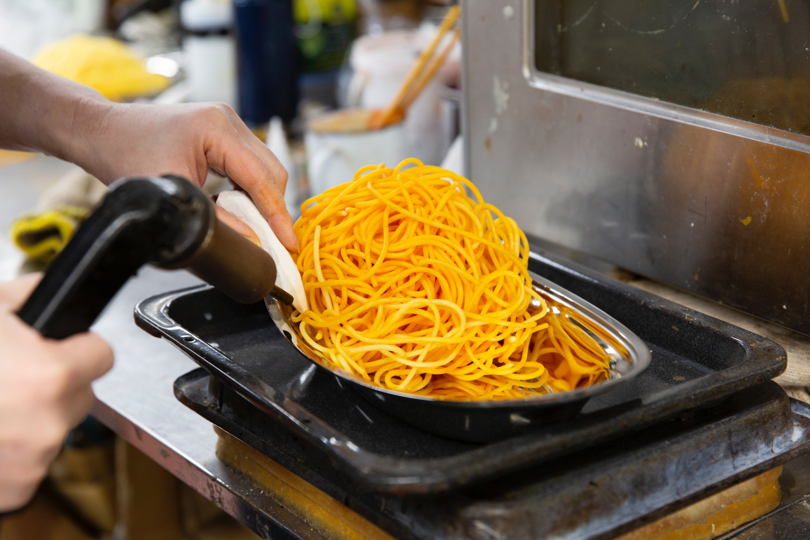 ナポリタンの盛りつけ