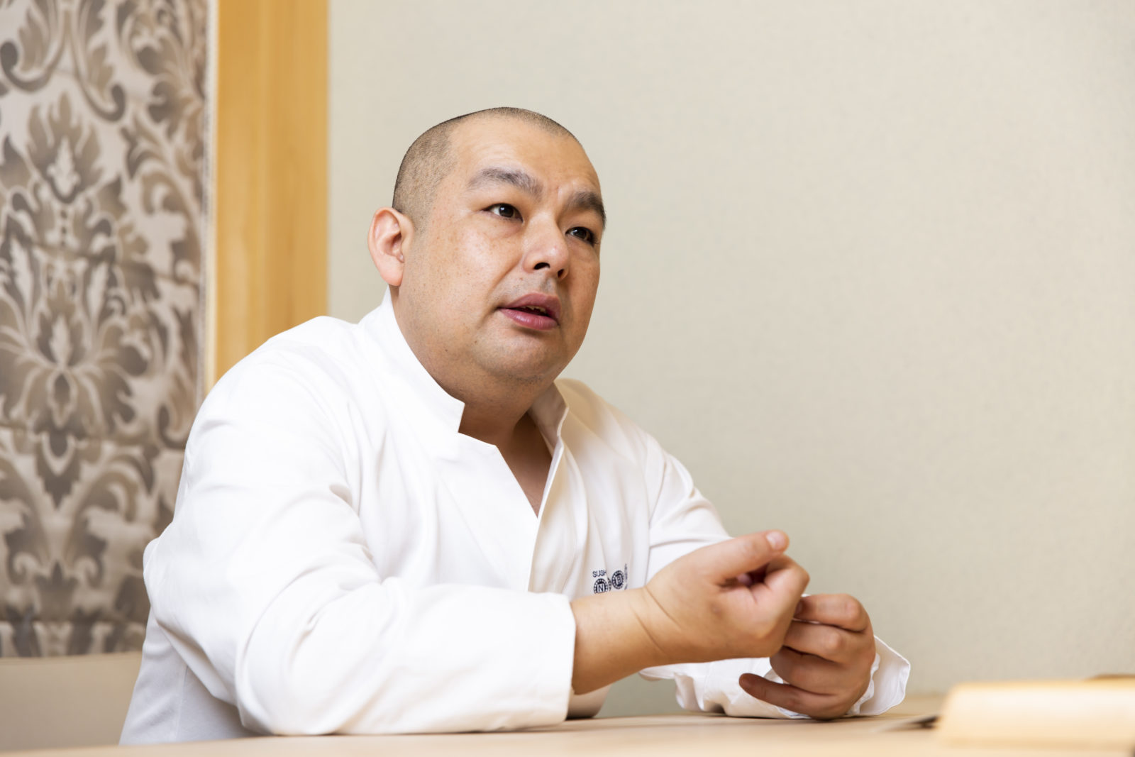 鮨なんばの難波さんの写真